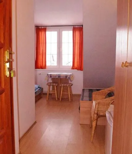 Helena Alloggio in famiglia *